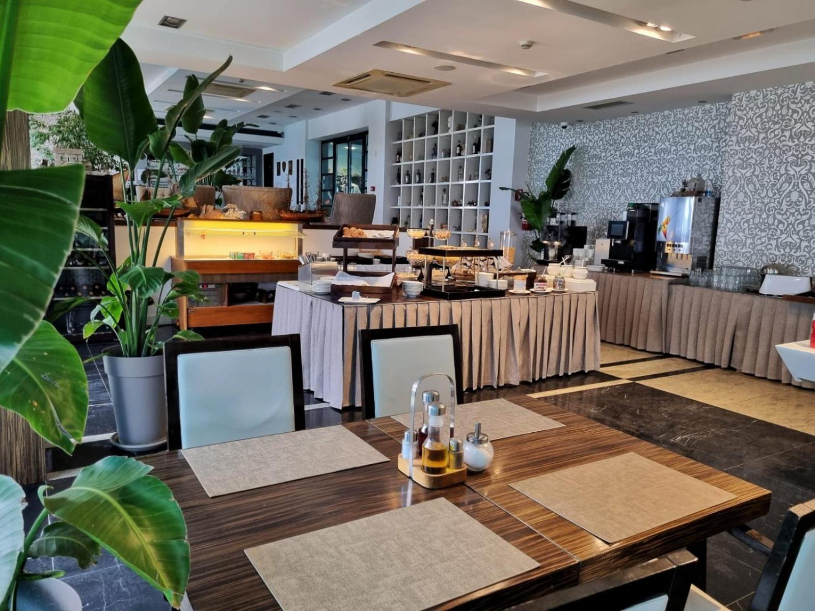 פודסטראנה Hotel Jona מראה חיצוני תמונה