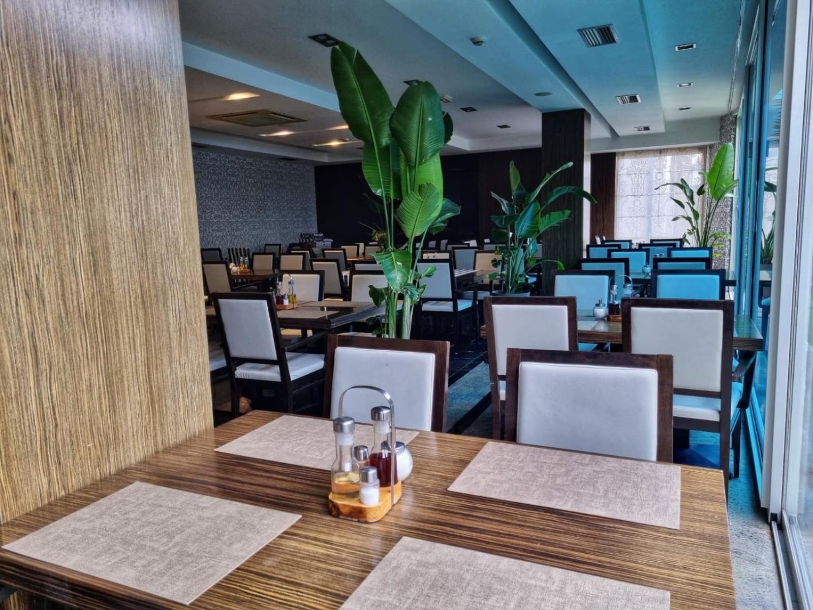 פודסטראנה Hotel Jona מראה חיצוני תמונה