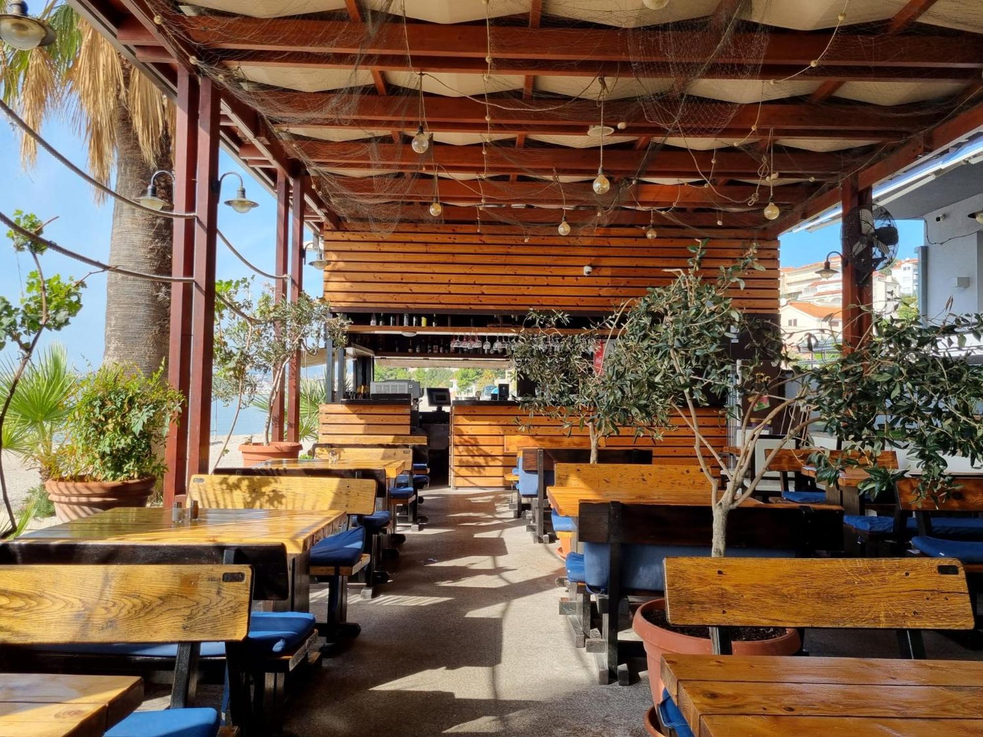 פודסטראנה Hotel Jona מראה חיצוני תמונה