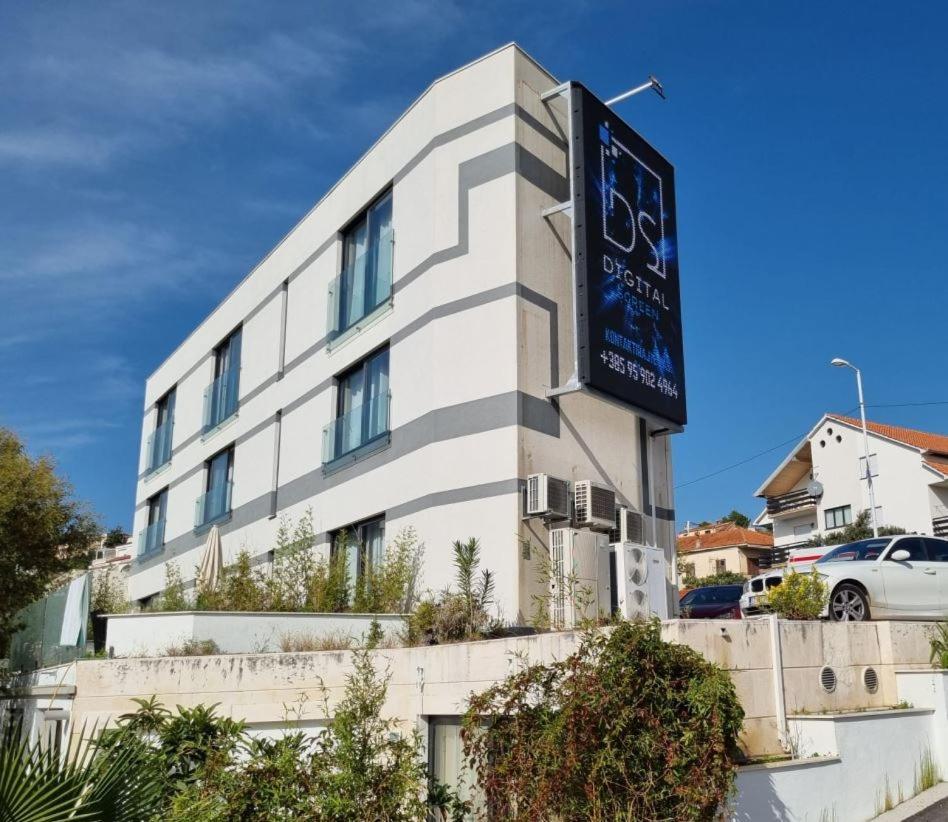 פודסטראנה Hotel Jona מראה חיצוני תמונה