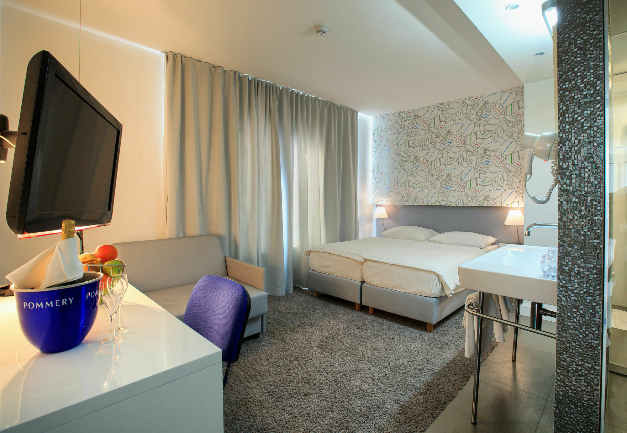 פודסטראנה Hotel Jona מראה חיצוני תמונה